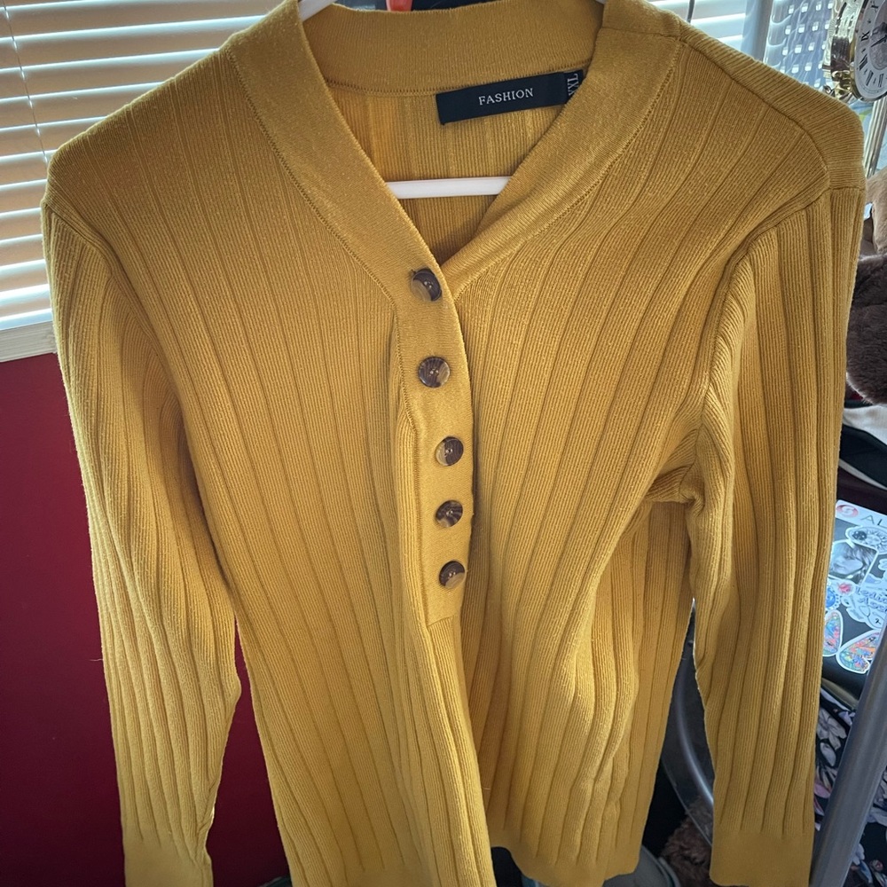 Yellow sweater